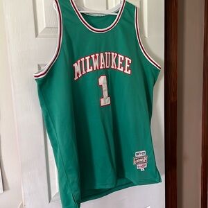 New without tags Mitchell and Ness Oscar Robertson Milwaukee Bucks jersey